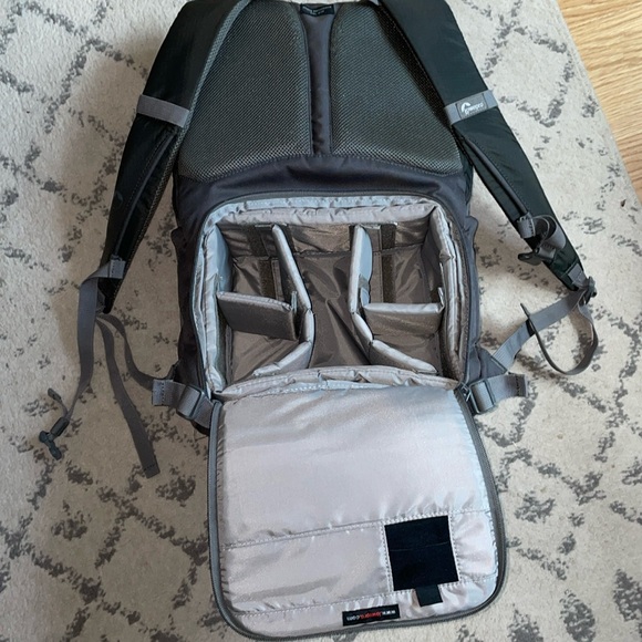 Lowepro Hatchback 22L AW Everyday Adventure/Photo Backpack. Like NEW! Slate Grey - Picture 13 of 14